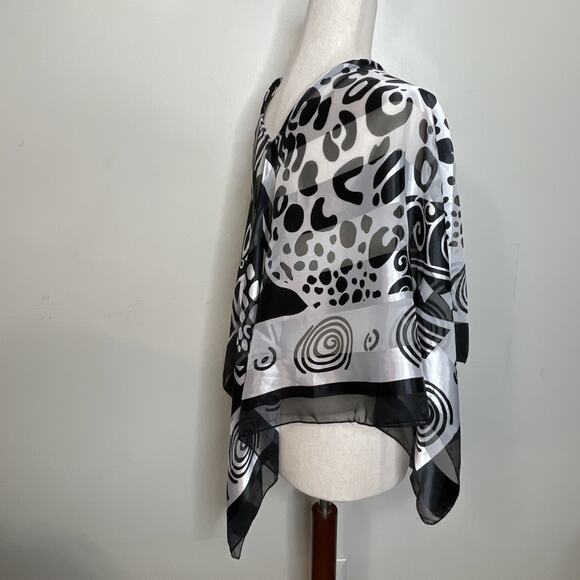 SILK FREE Scarf Poncho 100% Polyester Black White Geometric Print Made in Korea - Picture 10 of 16